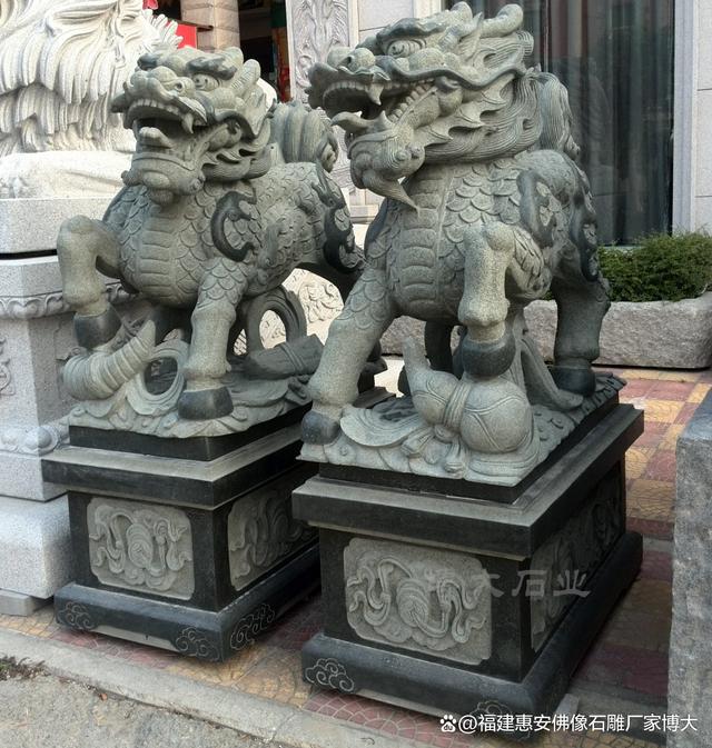 置详解：最佳摆放点与注意事项z6尊龙网站石雕麒麟安放位(图7)